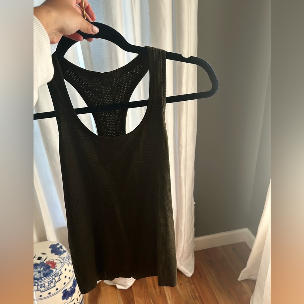 Green lululemon tank